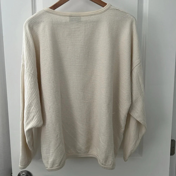 long sleeve top sweater roses . Chic. Woman - Picture 6 of 9